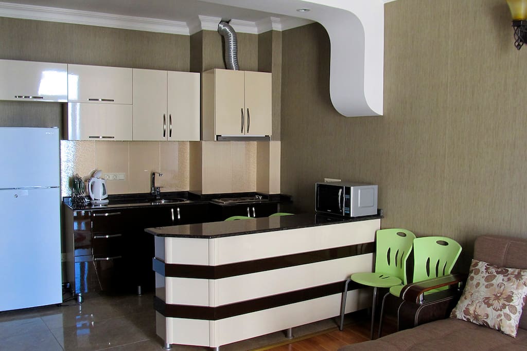 living room(гостиная)
kitchen(кухня)