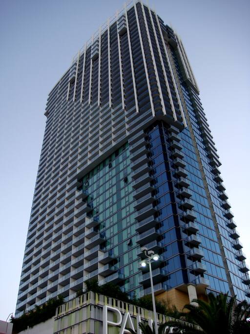 The Palms Building