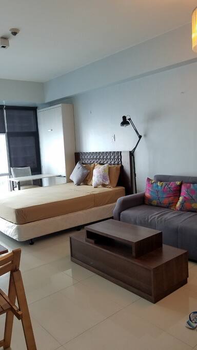 High quality queen size bed and a comforatble sofa bed