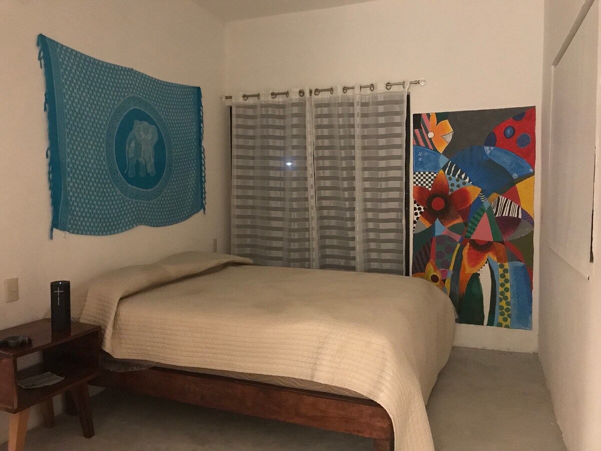 Tweede slaapkamer met groot bed