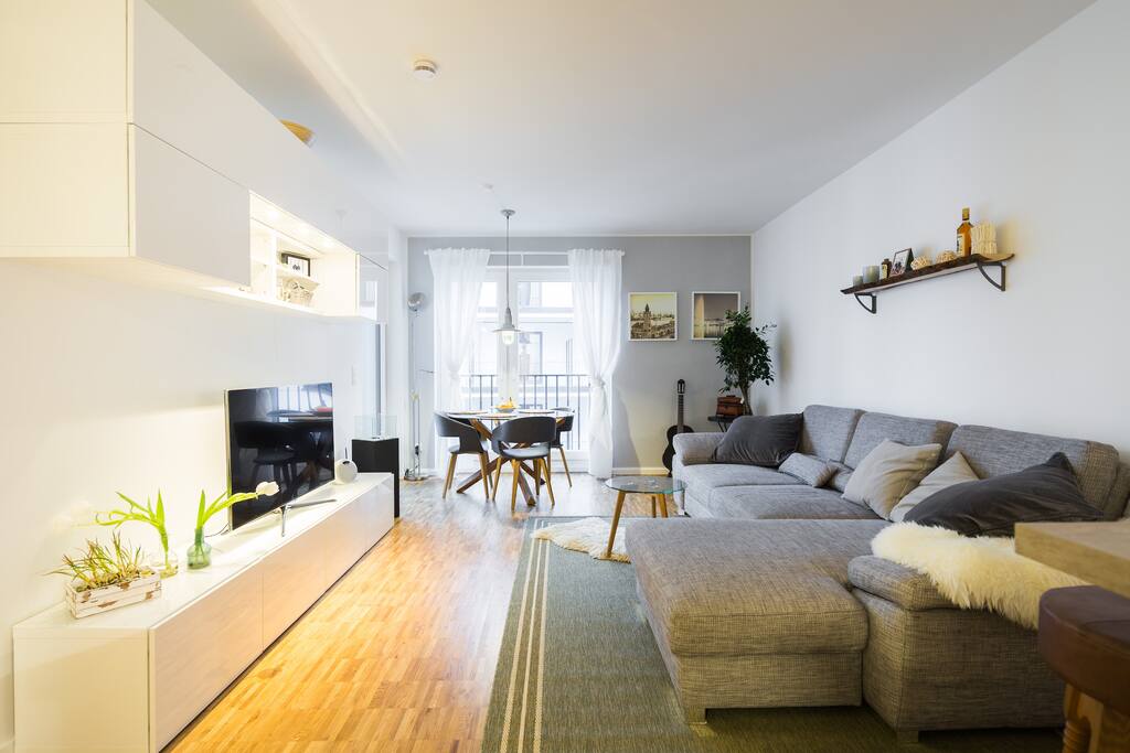 Der Wohn- Essbereich... Die Wohnung liegt zum Innenhof