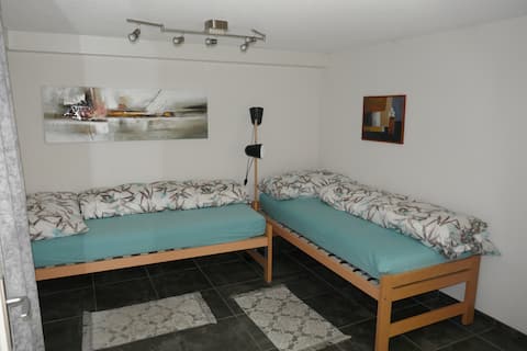 Gästezimmer in Einfamilienhaus mit eigenem Eingang