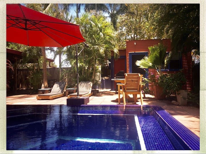 Your own little hideaway next to an infinity pool