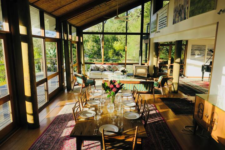 Panoramic Water Views in Treetop Luxury gallery image 4