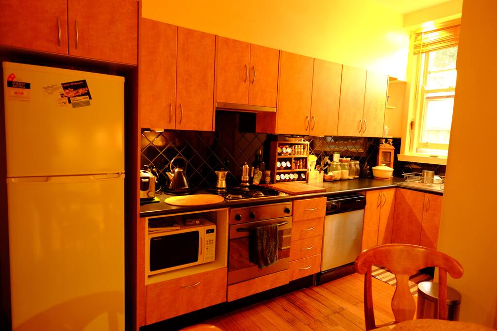Fully Furnished Private Room In St Kilda Fully Furnished Private Room In St Kilda