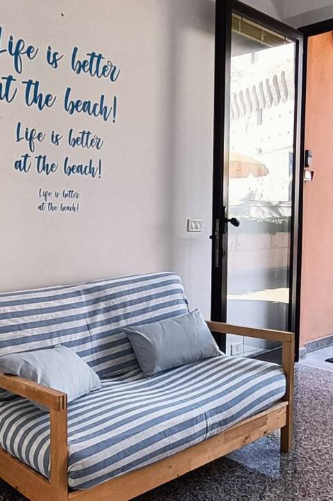Top Airbnb: Guscio di mare Sirolo historic center with patio in Sirolo