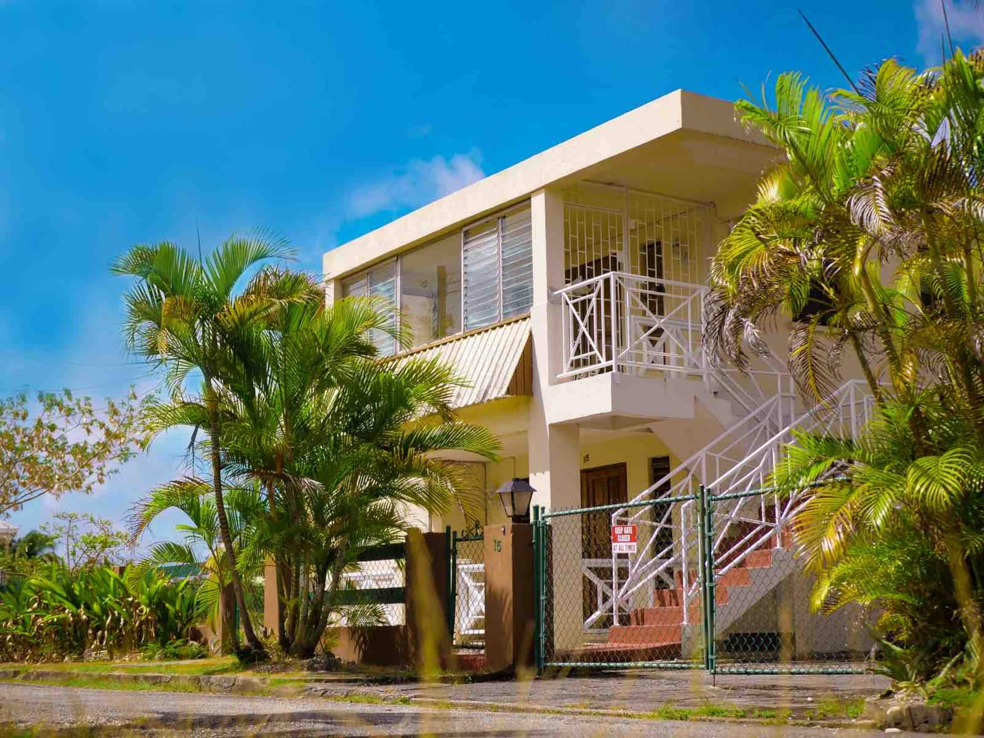 *GracEd Villa* clean+spacious+balcony+parking