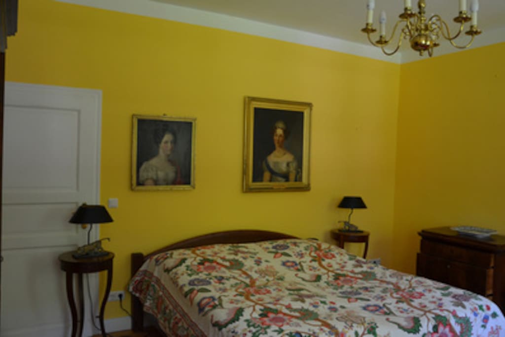 Schlafzimmer 1