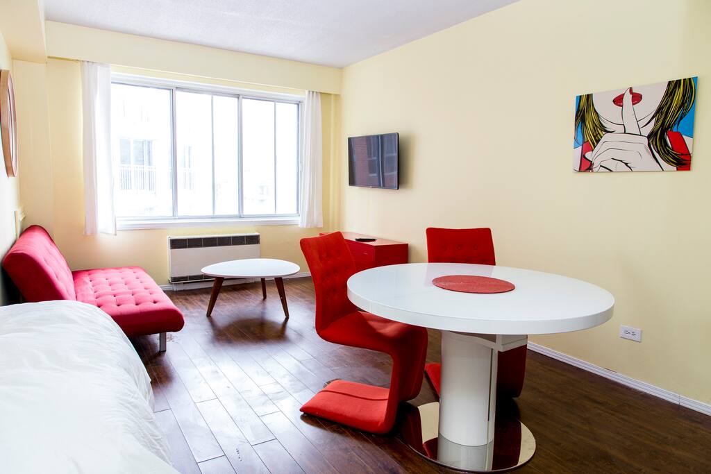 The "Rouge" Suite - Apartments for Rent in Montréal, Québec, Canada