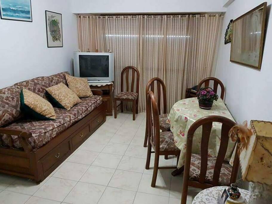 Comedor con sofa cama