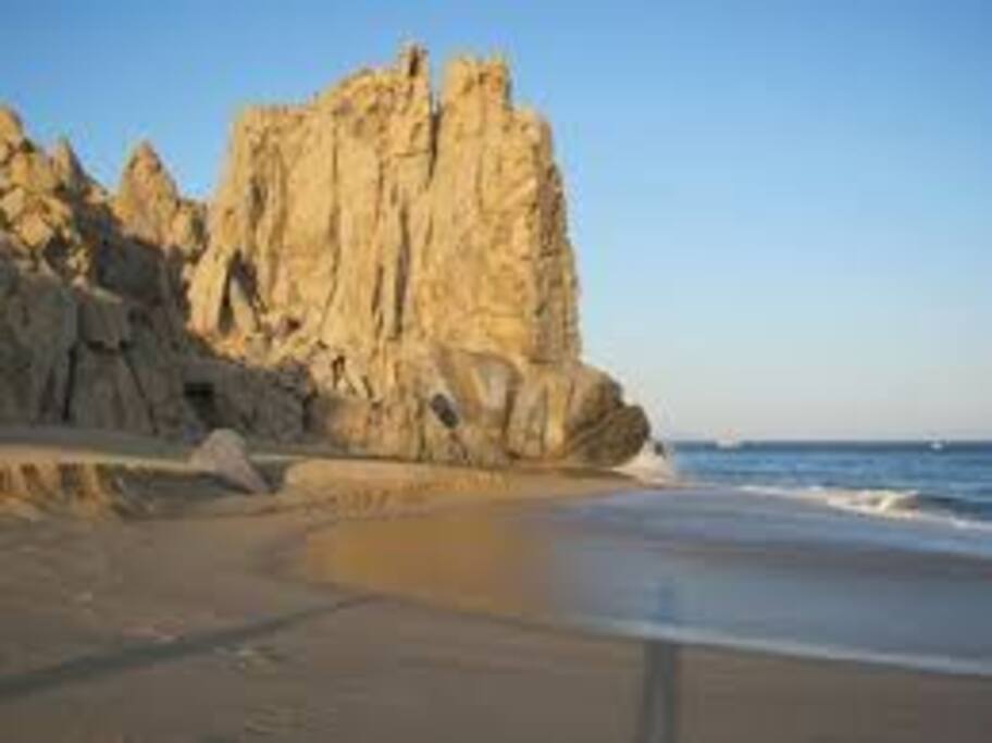 Short walk to Lovers and Divorce Beaches