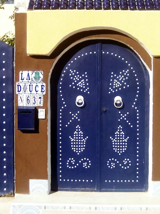 PORTE D'ACCÈS
A L'APPARTEMENT