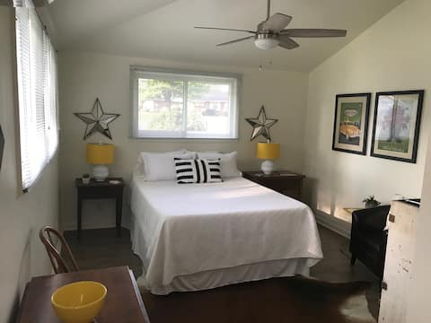 Top Airbnb: Haven: Private Suite Retreat in South Nashville in Southeast