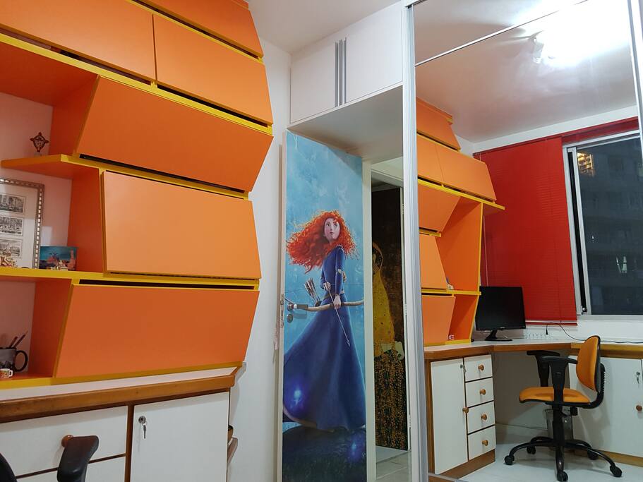 Quarto com cama box de viúva (95cm largura) muito confortável