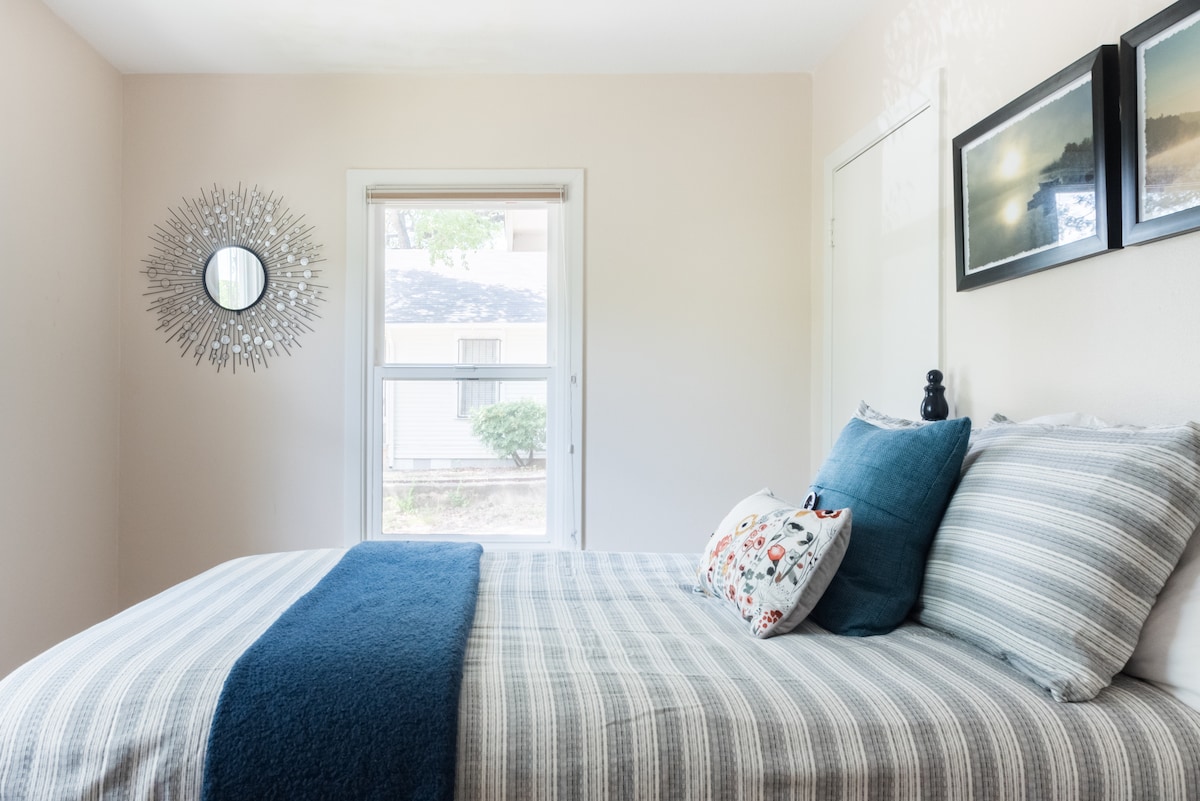A Modern Spin on a Cozy '50s Home in Bouldin Creek