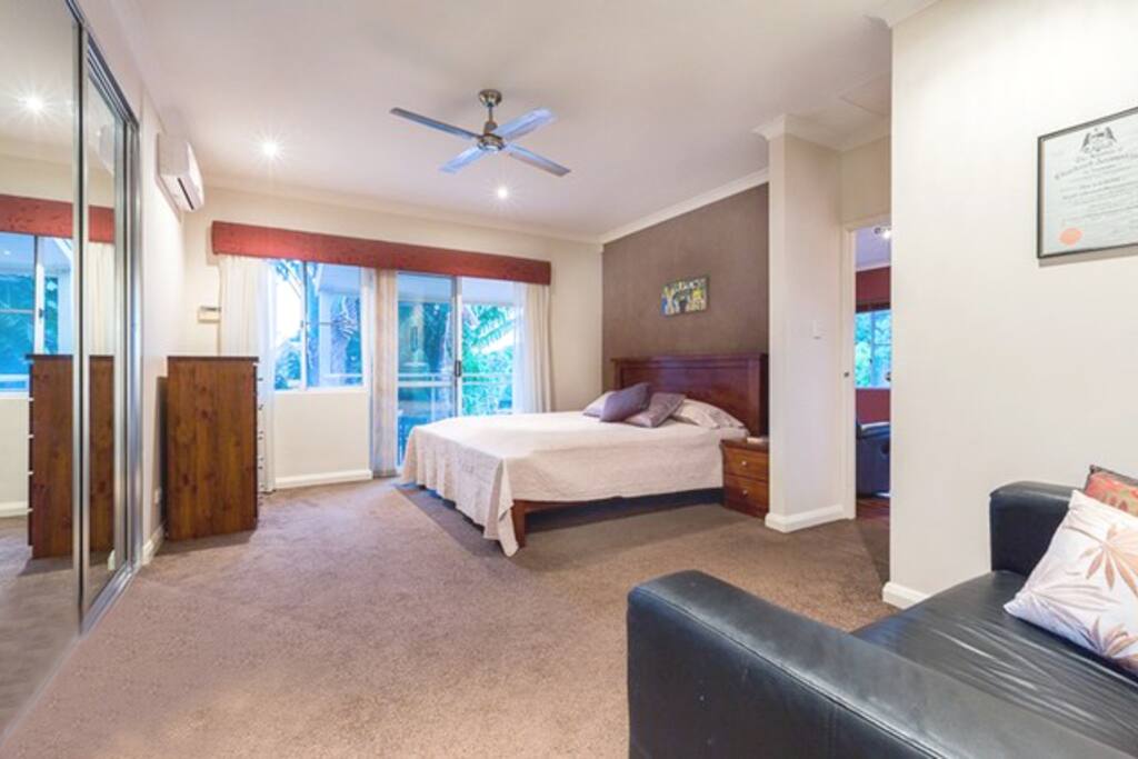 MAIN BEDROOM
