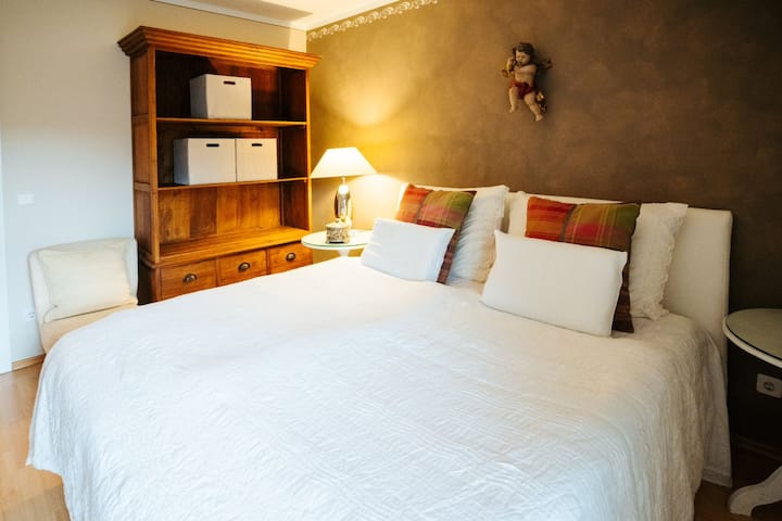 双箱弹簧床卧室
180/200