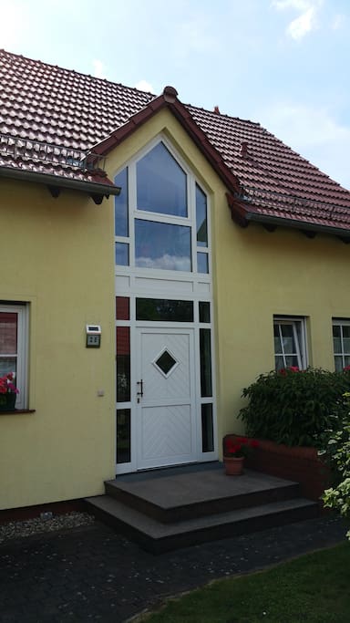 der Eingang von der Straße Kietz