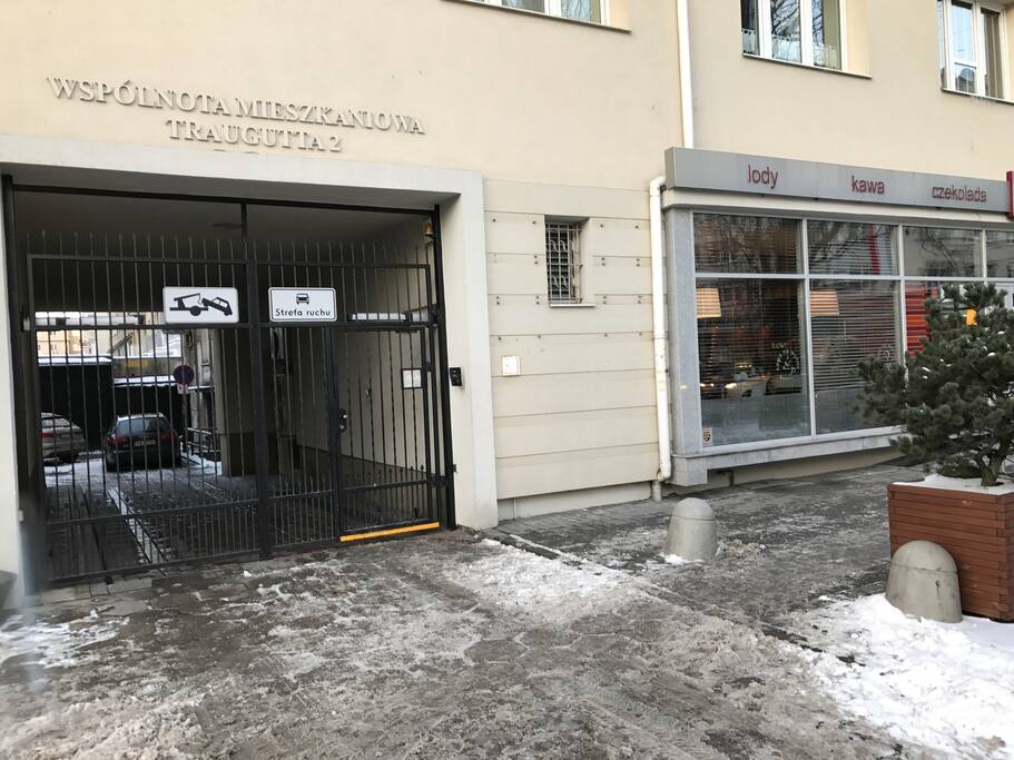 Wejście przez bramę