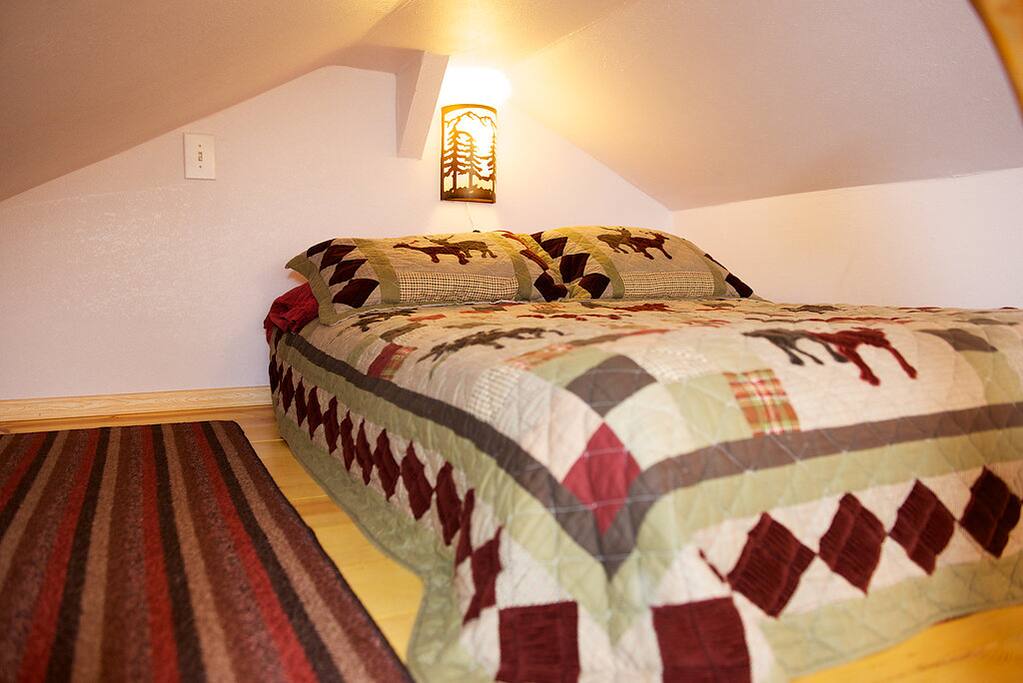 Crawl in Loft, Full Bed