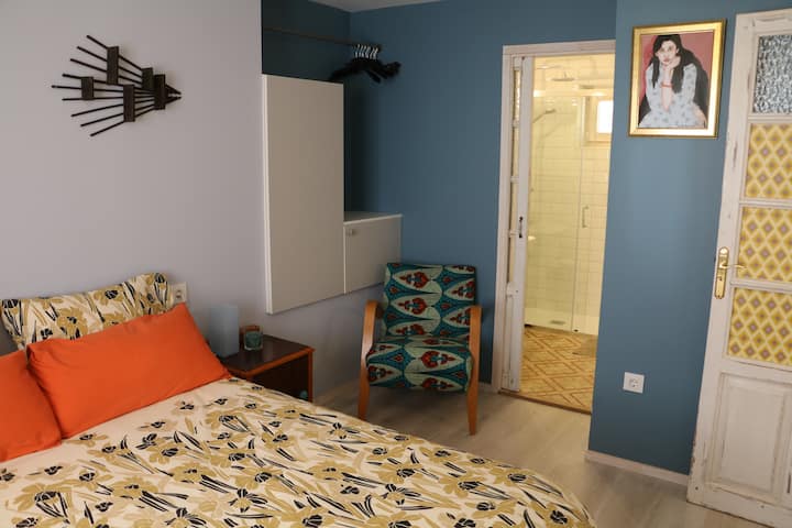 Dhoma e gjumit 1. Me banjë brenda. Kati përdhes