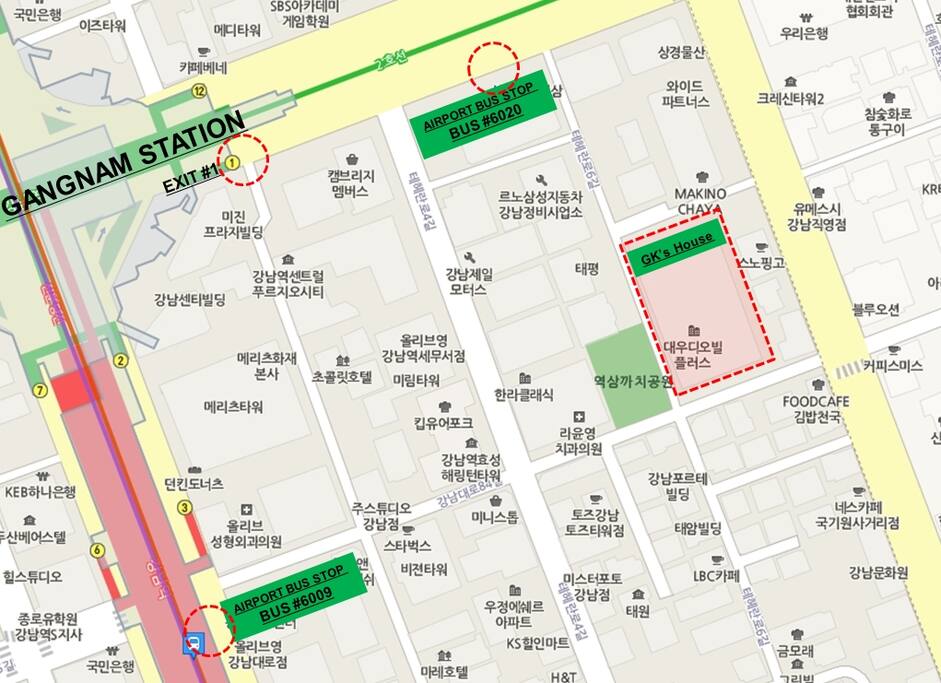 Super Convenient Location - 1 Min to The Subway and Airport Bus