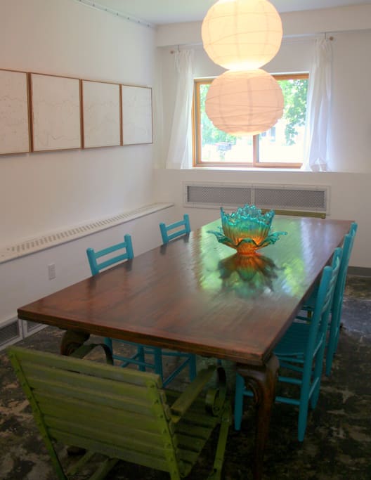 Dining Room (table opens to accommodate up to 10 people)