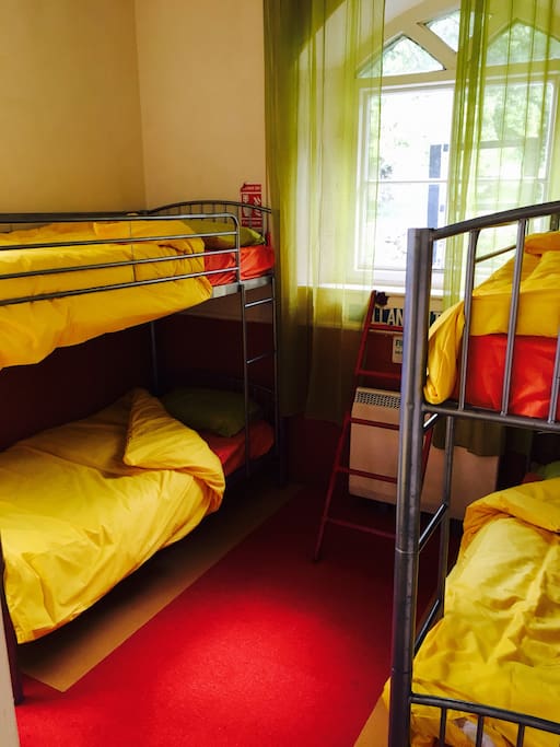 Ystafell 1 / Bedroom 1 (en suite)