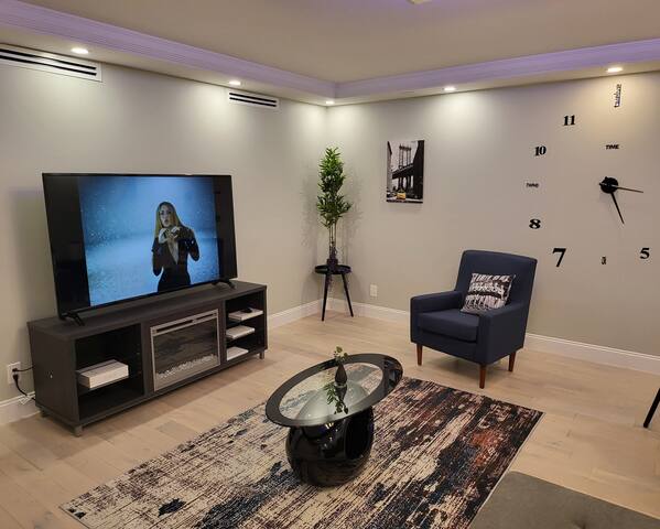 Trendy 5 bd House W/Parking Inquire 2 modify days gallery image 2