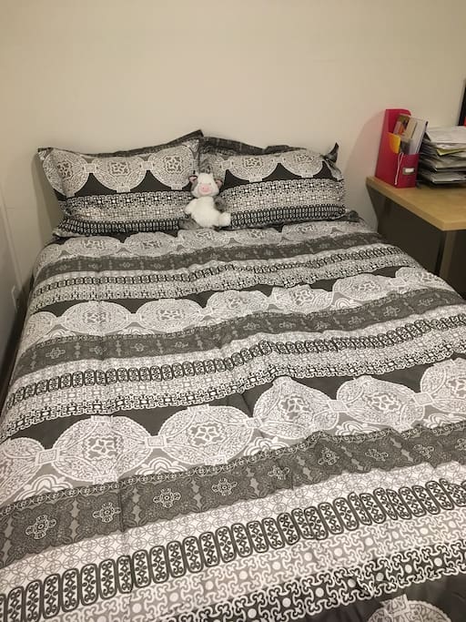 Queen Bed
