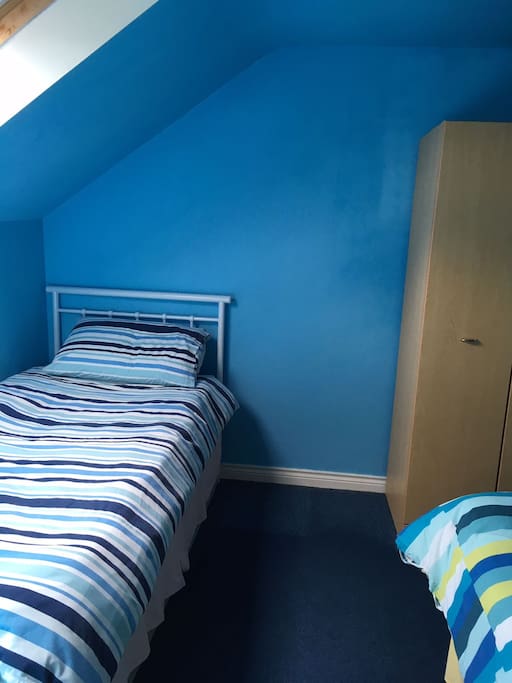 Double and single in same room