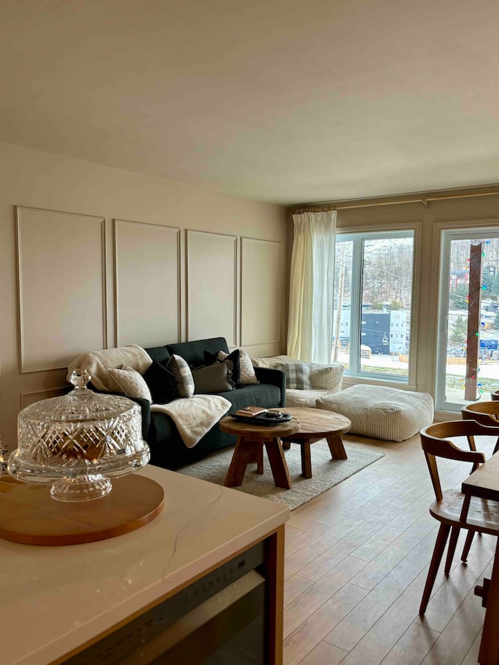 Chaleureux Condo Ski In Ski Out Sur La Montagne ! - Bromont