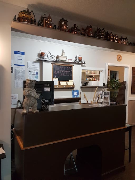 Main Lobby/Check-in Area