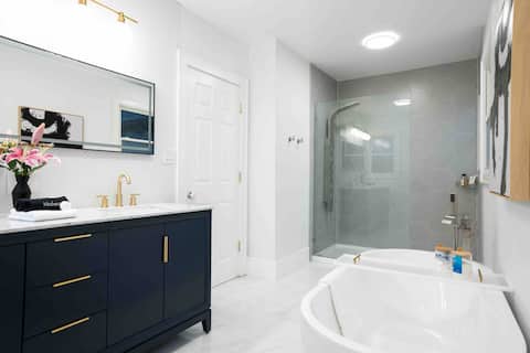 Top performing Airbnb: NoDa Guest Suite | Walk to restaurants & bars! in Sugaw Creek / Ritch Ave
