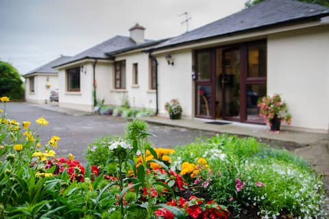 Arbour Villa - Killarney - Beautiful 2 bedroom