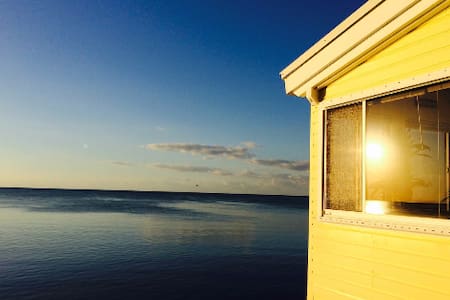 Oceanfront, Private Beach, Beach Cottage w/Kayaks