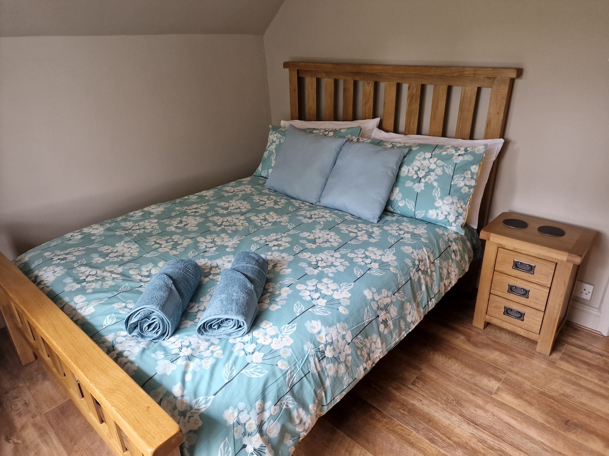 2 Bedroom Cottage at Oakmere — Cheshire holiday cottage photo 9