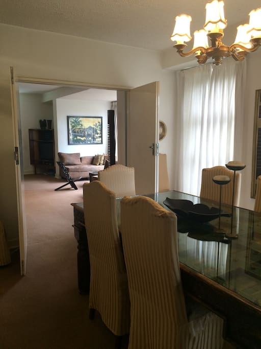 DINING/LOUNGE
