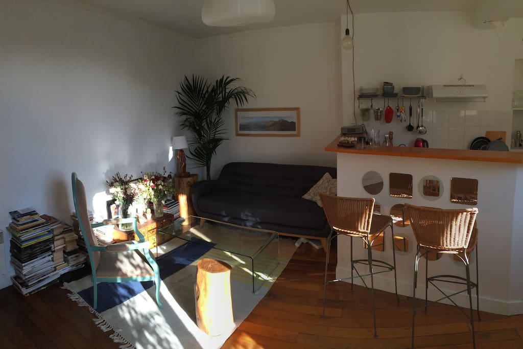 Spacious living room