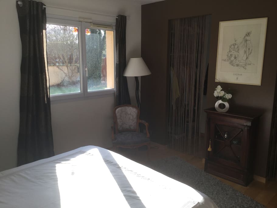 La chambre calme et au sud