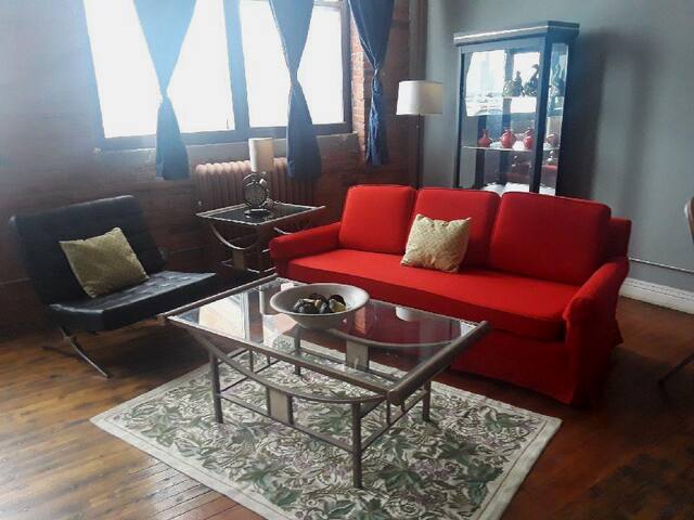 Hip Downtown Attraction