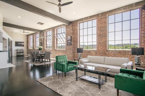 Rail Yard Loft On Morris, Brides, Photogs Come See