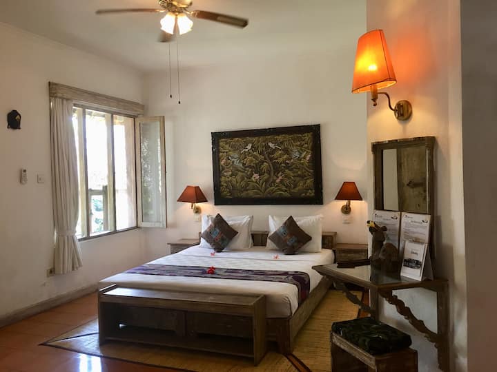 брачен кревет (широк 180-220 см)