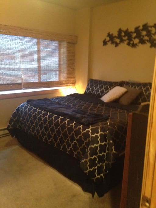 King size bed with plenty of closet and drawer space