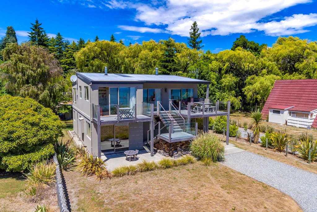 Modern recently refurbished two level home