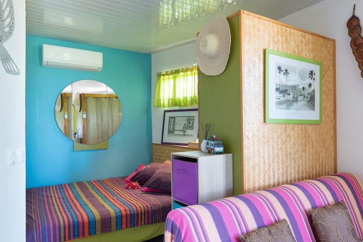 Mince osvetlené avec penderie
Posteľ a šatník
