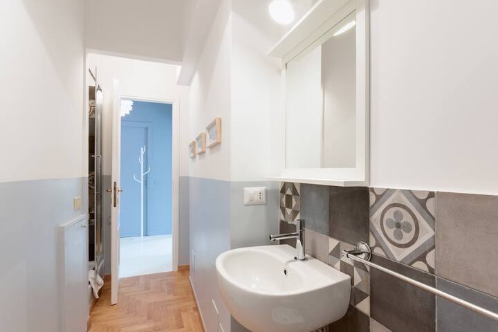 Pellegrino Luxury Apartment with Balcony – 4PAX gallery image 5