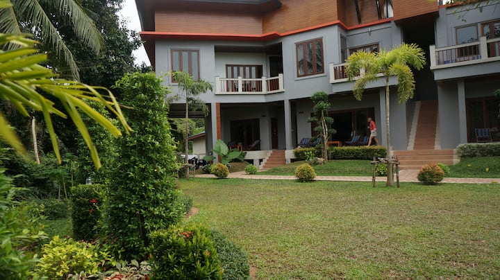 Lanta Intanin Resort (Deluxe Family Suite) - Ko Lanta