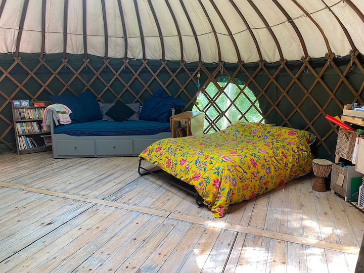 Unique Heated Yurt - Secret Garden in the City