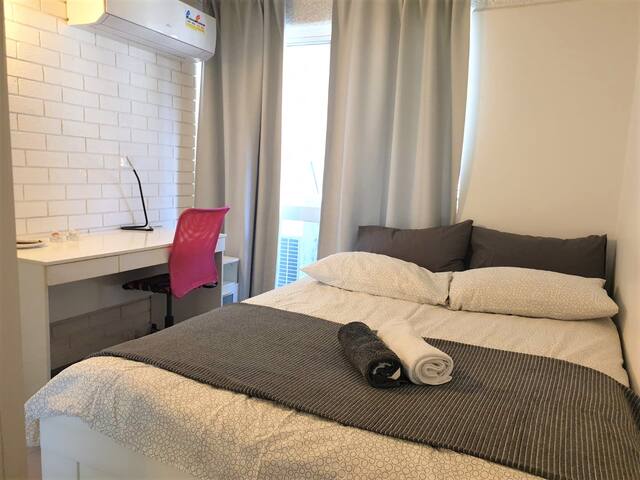 Modern Bedroom in a Cosy apartment Near ANU